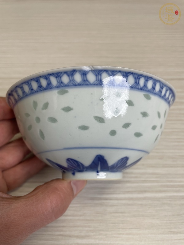 古玩陶瓷玲瓏瓷青花茶圓真品鑒賞圖