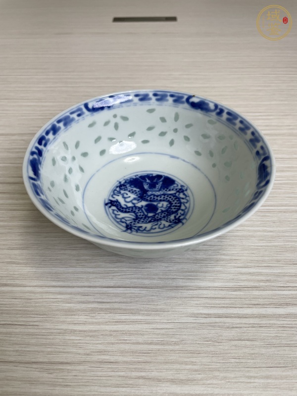 古玩陶瓷玲瓏瓷青花茶圓真品鑒賞圖