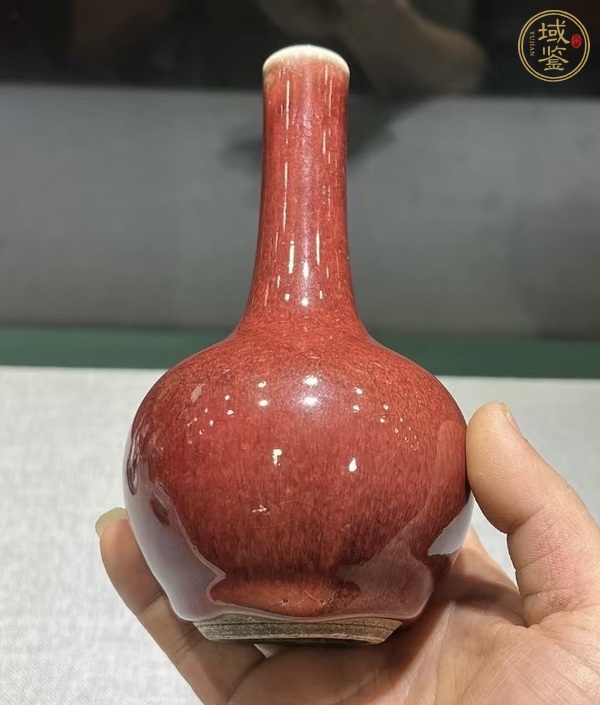 古玩陶瓷紅釉天球瓶真品鑒賞圖