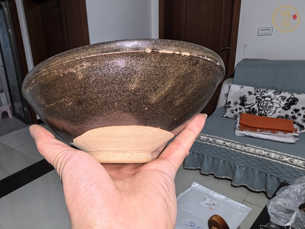 古玩陶瓷金元時期茶葉末釉大碗真品鑒賞圖