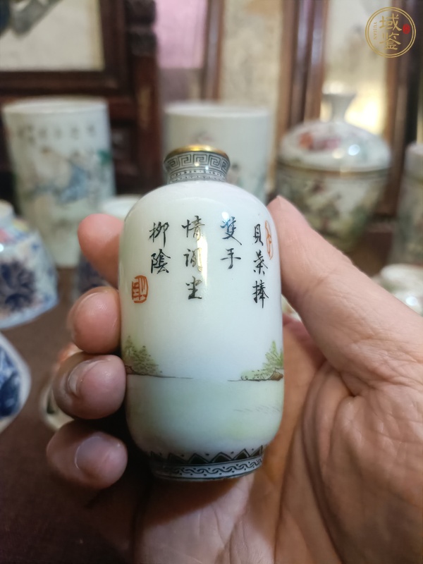 古玩陶瓷鼻煙壺真品鑒賞圖