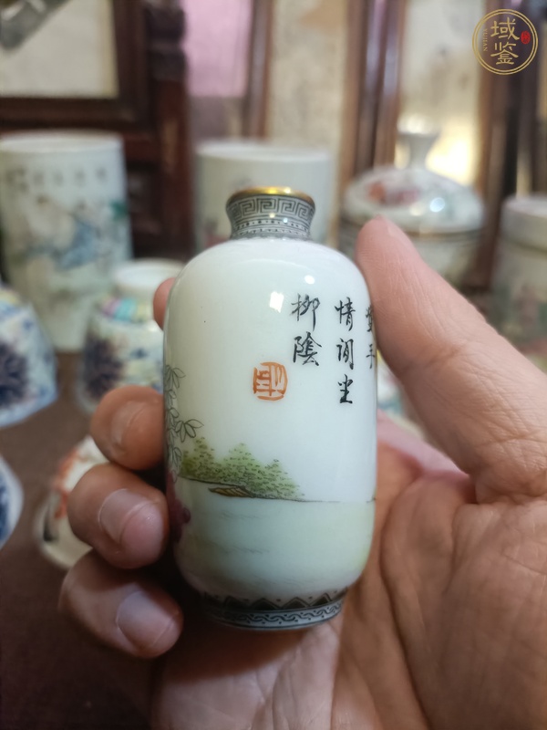 古玩陶瓷鼻煙壺真品鑒賞圖