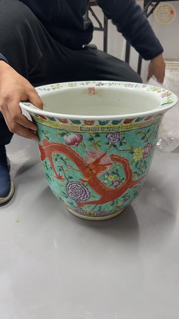 古玩陶瓷花間龍紋粉彩花盆真品鑒賞圖