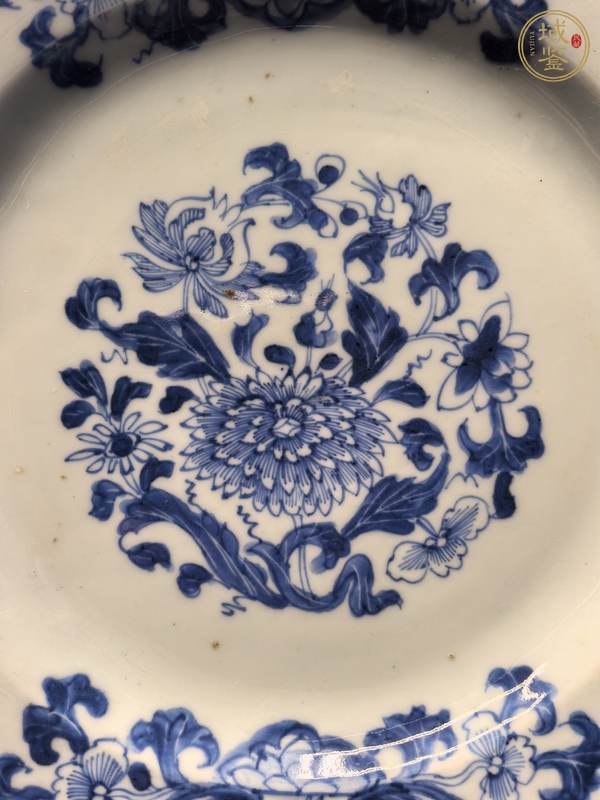 古玩陶瓷青花花卉紋折沿盤真品鑒賞圖