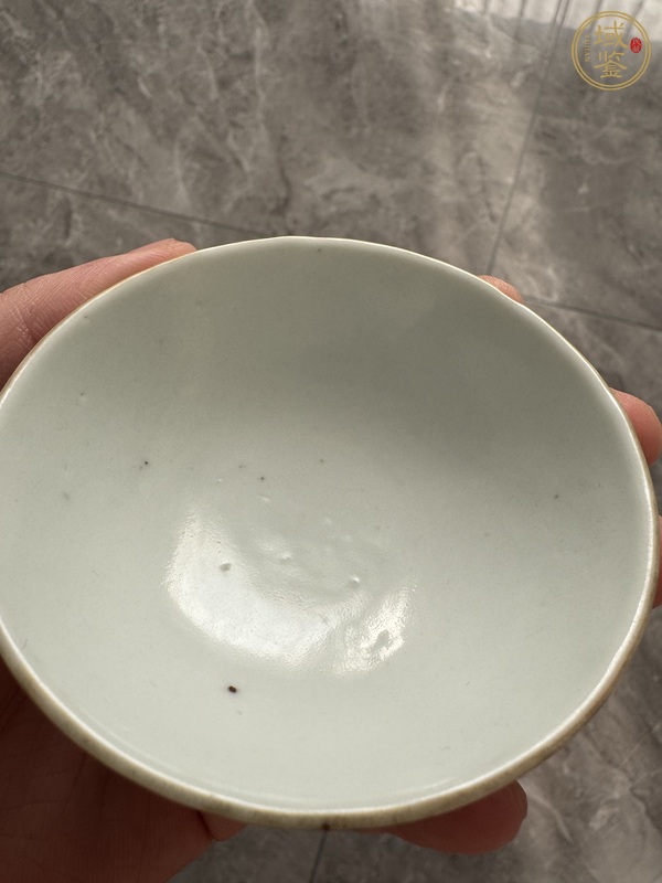 古玩陶瓷粉彩花卉紋茶圓真品鑒賞圖