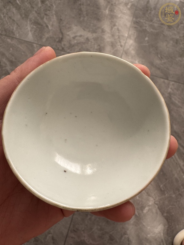 古玩陶瓷粉彩花卉紋茶圓真品鑒賞圖