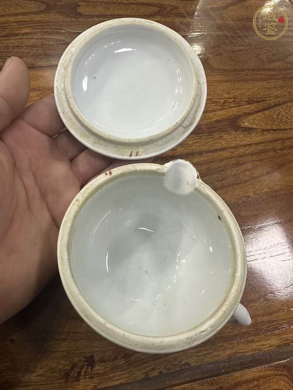 古玩陶瓷流口蓋執(zhí)杯真品鑒賞圖