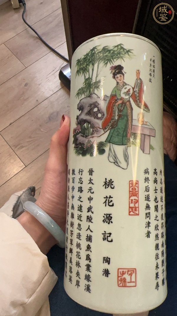 古玩陶瓷人物紋帽筒真品鑒賞圖