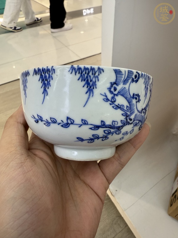 古玩陶瓷青花梅花壽字紋茶碗真品鑒賞圖