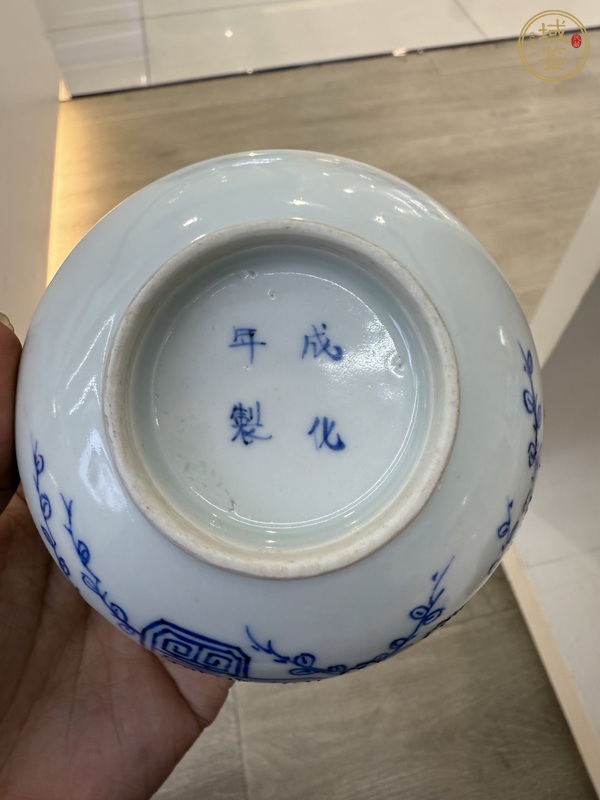 古玩陶瓷青花梅花壽字紋茶碗真品鑒賞圖