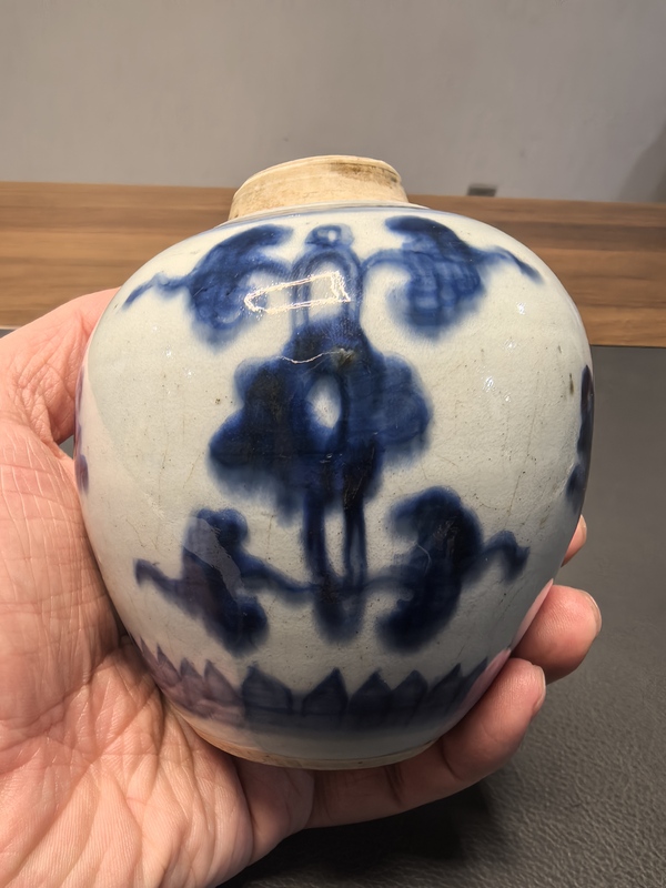 古玩陶瓷康熙一把抓青花花間八寶紋罐拍賣,當前價格1980元