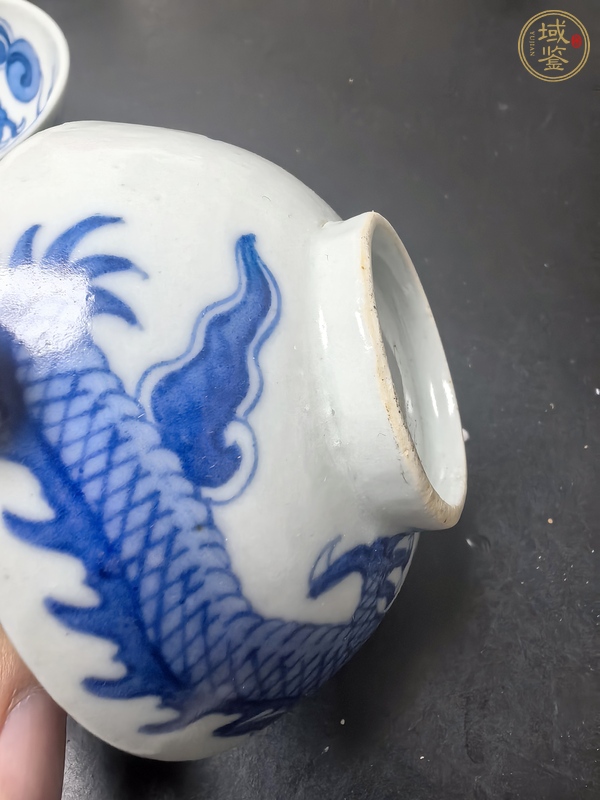 古玩陶瓷青花過墻龍杯真品鑒賞圖