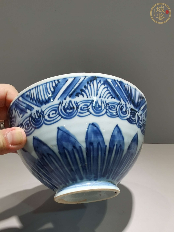 古玩陶瓷青花仰蓮紋雞心碗真品鑒賞圖