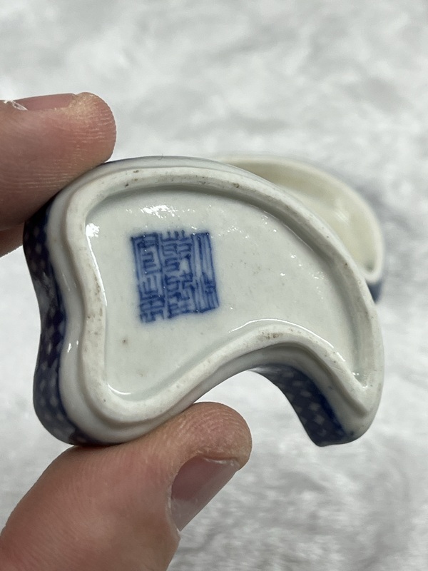古玩陶瓷乾隆青花纏枝蓮紋葉型蓋盒拍賣,當前價格6500元