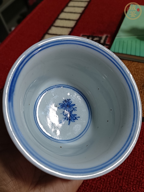 古玩陶瓷日本江戶青花花卉紋茶碗真品鑒賞圖