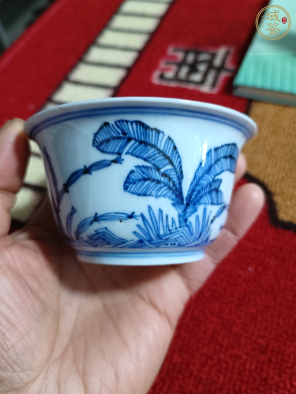 古玩陶瓷日本江戶青花花卉紋茶碗真品鑒賞圖