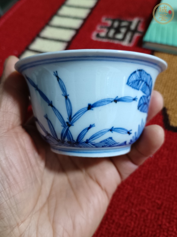 古玩陶瓷日本江戶青花花卉紋茶碗真品鑒賞圖