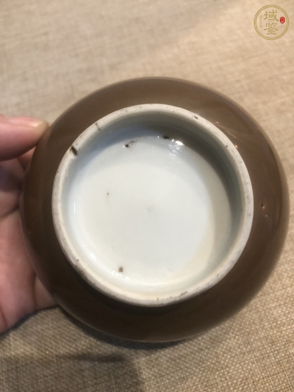 古玩陶瓷外紫金釉內(nèi)青花杯真品鑒賞圖