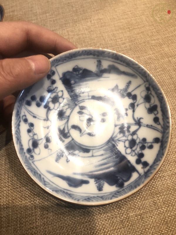 古玩陶瓷外紫金釉內(nèi)青花杯盤真品鑒賞圖