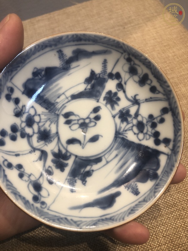 古玩陶瓷外紫金釉內(nèi)青花杯盤真品鑒賞圖