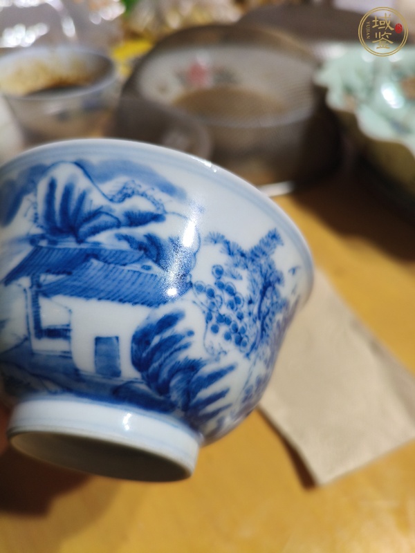 古玩陶瓷山水紋青花小碗真品鑒賞圖