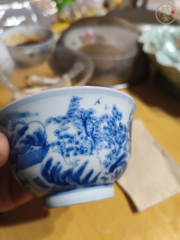 古玩陶瓷山水紋青花小碗真品鑒賞圖