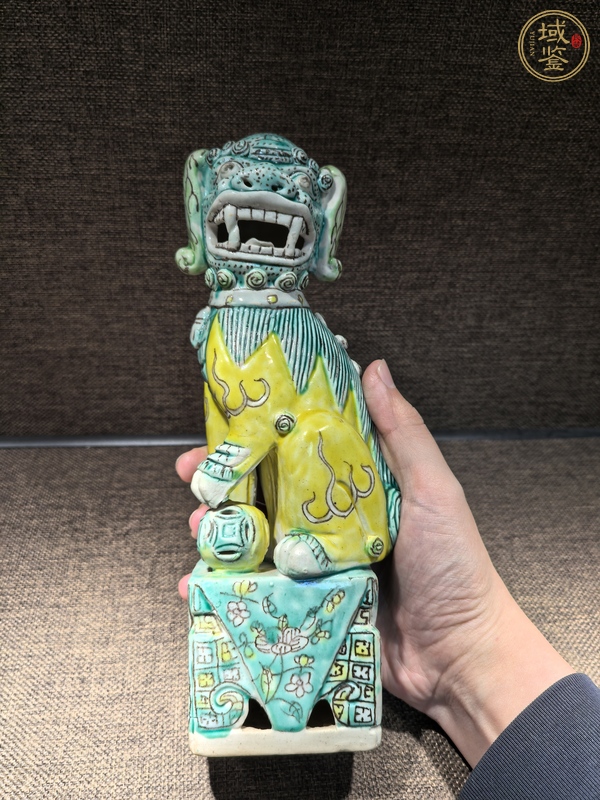 古玩陶瓷獅子塑像真品鑒賞圖