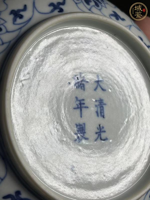 古玩陶瓷青花纏枝花卉盤真品鑒賞圖