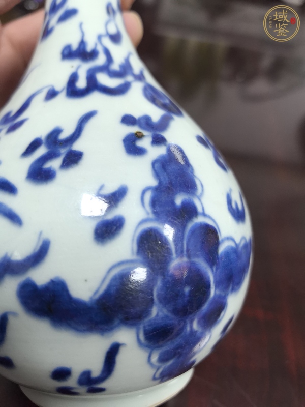 古玩陶瓷青花龍紋膽瓶真品鑒賞圖