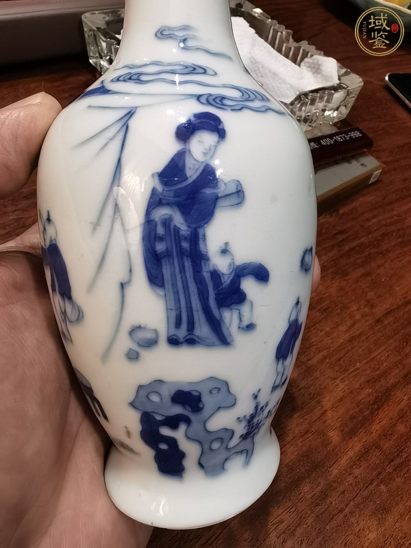 古玩陶瓷仕女嬰戲人物紋青花瓶真品鑒賞圖