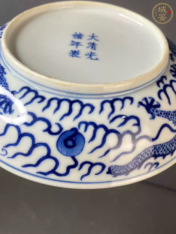 古玩陶瓷龍紋青花盤真品鑒賞圖