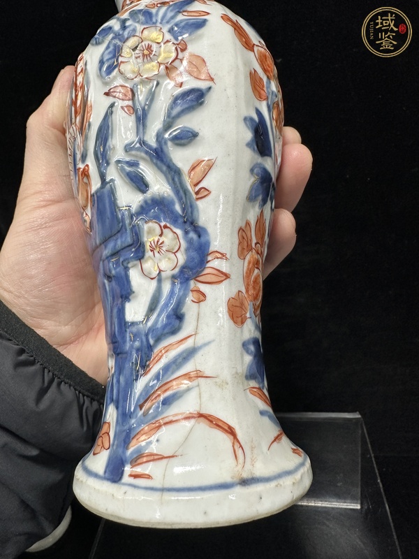 古玩陶瓷青花礬紅花鳥浮雕紋海棠瓶真品鑒賞圖