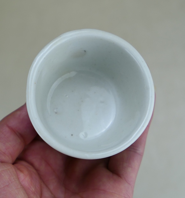 古玩陶瓷清代.甜白釉唇口杯(喝茶利器)拍賣,當前價格66元
