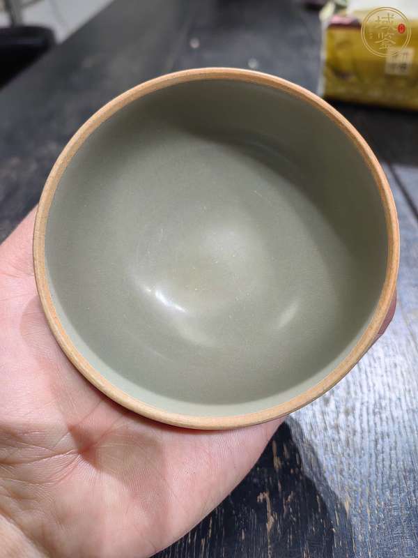 古玩陶瓷龍泉青釉茶盞真品鑒賞圖