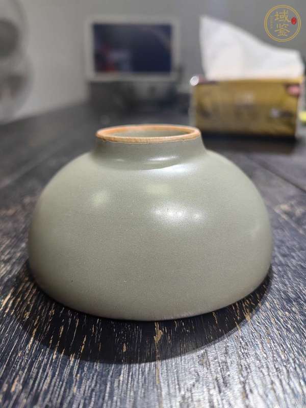 古玩陶瓷龍泉青釉茶盞真品鑒賞圖