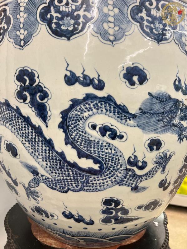 古玩陶瓷青花趕珠龍紋畫缸真品鑒賞圖