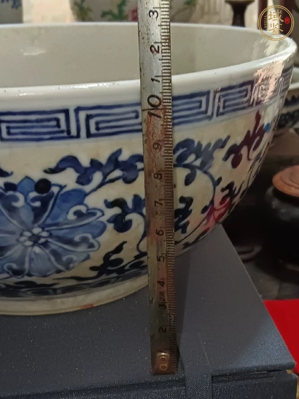 古玩陶瓷青花纏枝花紋碗真品鑒賞圖