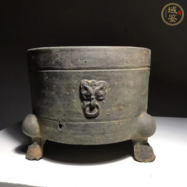 古玩陶瓷鋪首銜環(huán)弦紋三足奩真品鑒賞圖