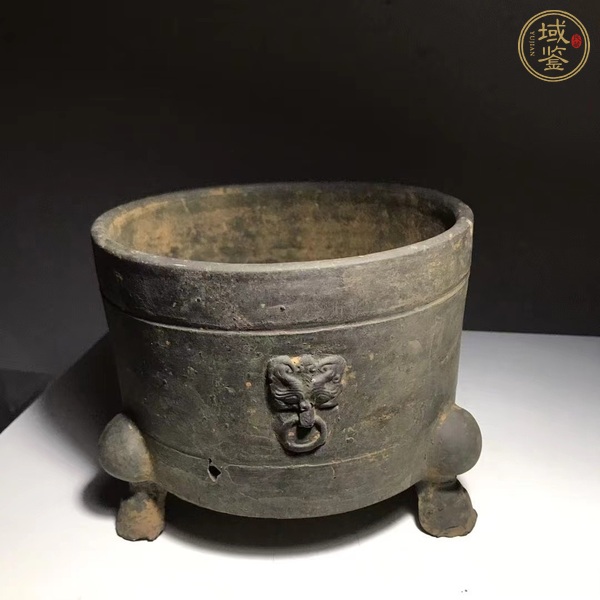 古玩陶瓷鋪首銜環(huán)弦紋三足奩真品鑒賞圖