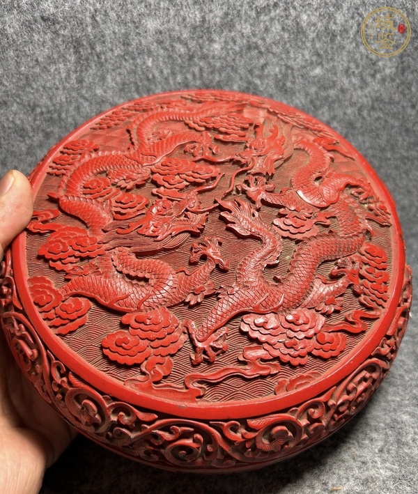 古玩雜項(xiàng)剔紅捧盒真品鑒賞圖