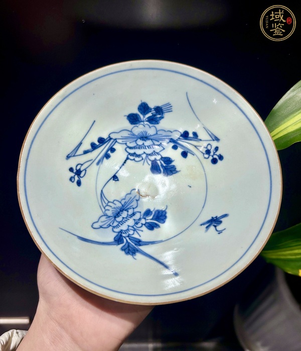 古玩陶瓷花卉紋青花碗真品鑒賞圖