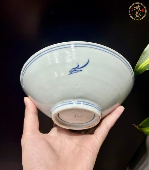 古玩陶瓷花卉紋青花碗真品鑒賞圖