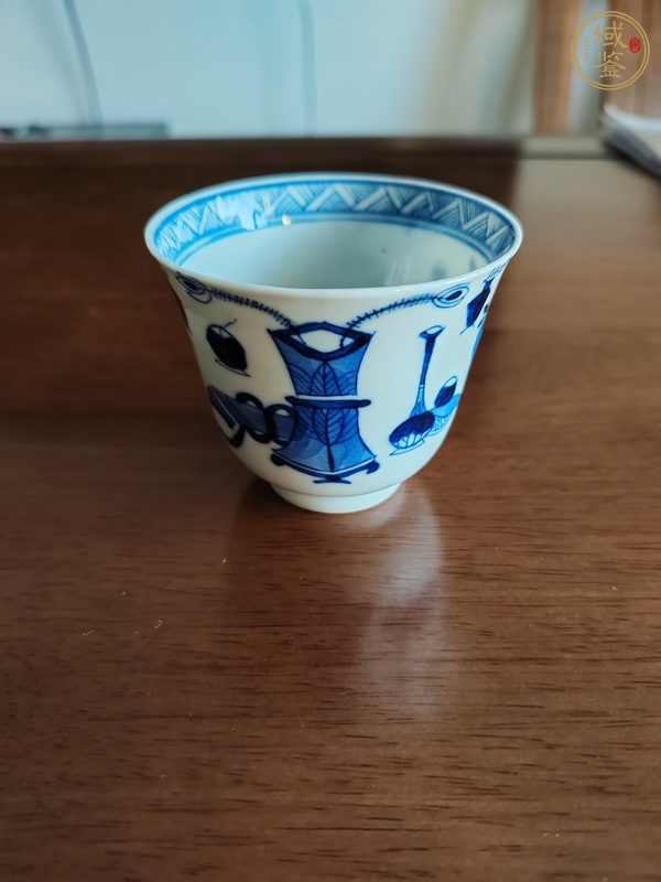 古玩陶瓷青花博古圖仰鐘杯真品鑒賞圖