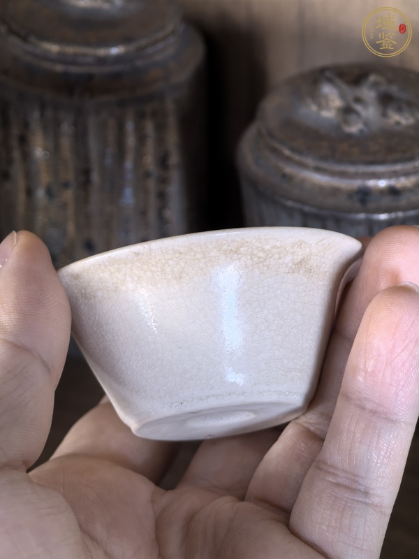 古玩陶瓷漳州窯白釉茶杯真品鑒賞圖