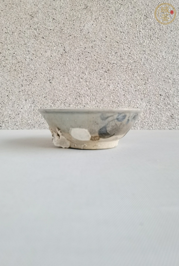 古玩陶瓷青花花卉紋茶碗真品鑒賞圖