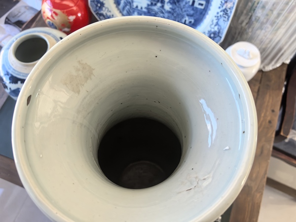 古玩陶瓷花鳥紋青花瓶拍賣，當(dāng)前價(jià)格6800元