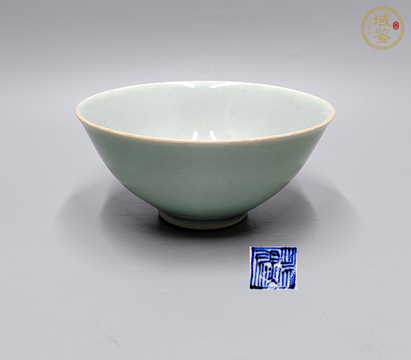 古玩陶瓷豆青釉碗真品鑒賞圖