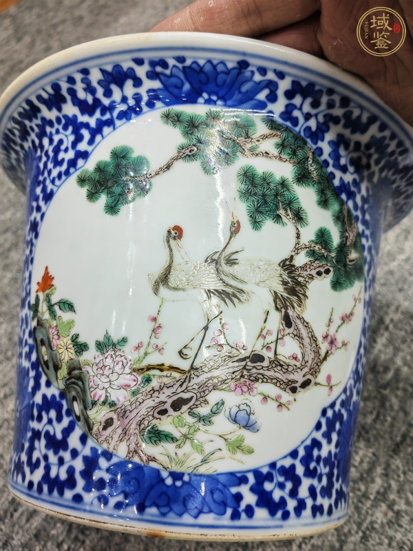 古玩陶瓷青花開光粉彩松鶴延年圖花盆真品鑒賞圖