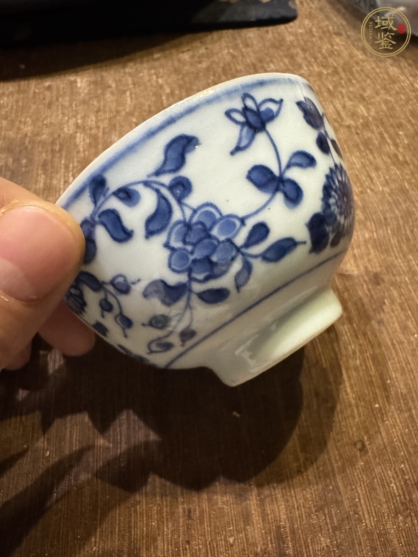 古玩陶瓷青花花卉紋茶圓真品鑒賞圖