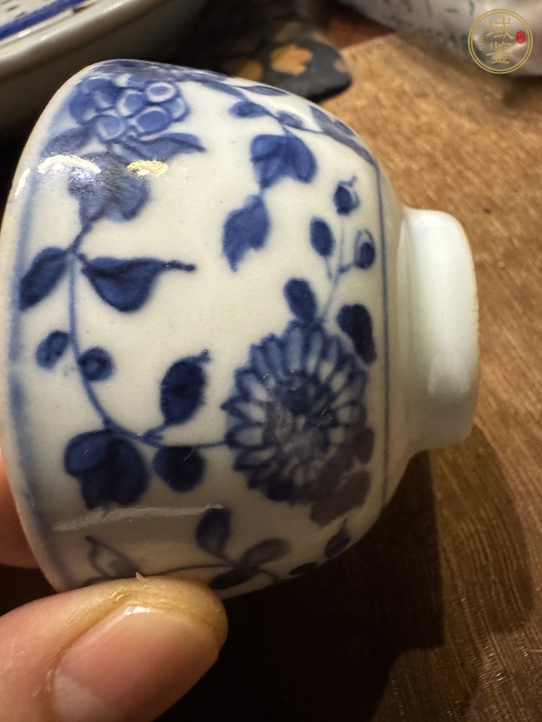 古玩陶瓷青花花卉紋茶圓真品鑒賞圖